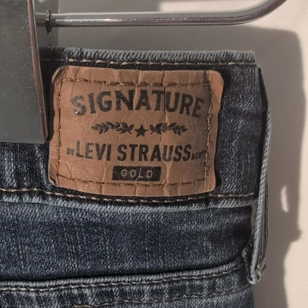 Mid Rise Syraight Women's Jeans - Picture 5 of 7